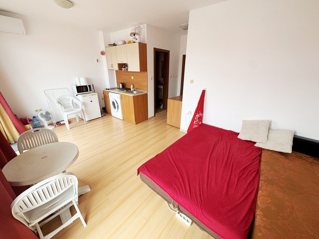 Studio luminoso con grande balcone in una giornata di sole 6 – disposizione flessibile, grande potenziale