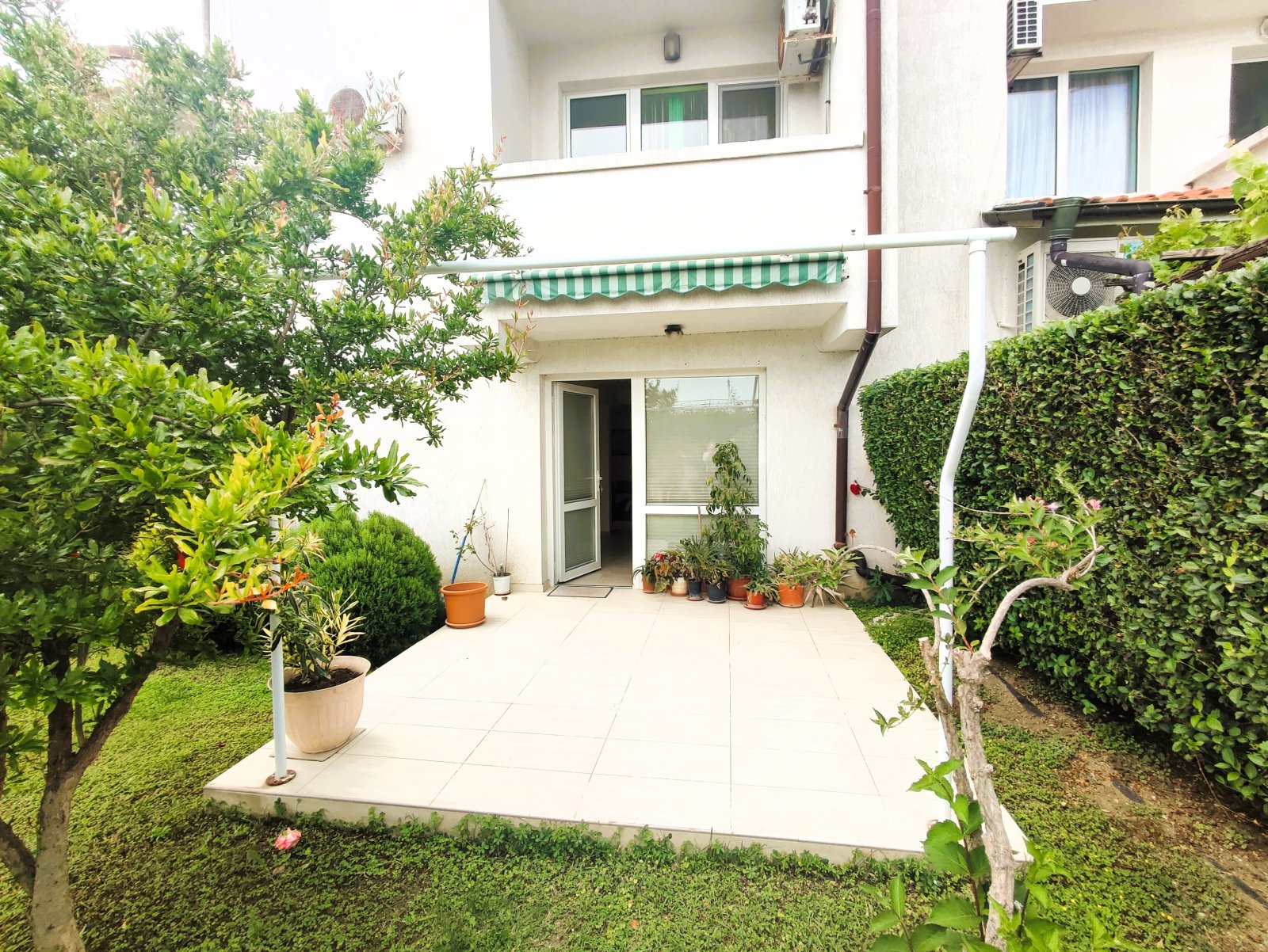 Casa unifamiliare con accesso diretto al mare a Sveti Vlas, Bulgaria