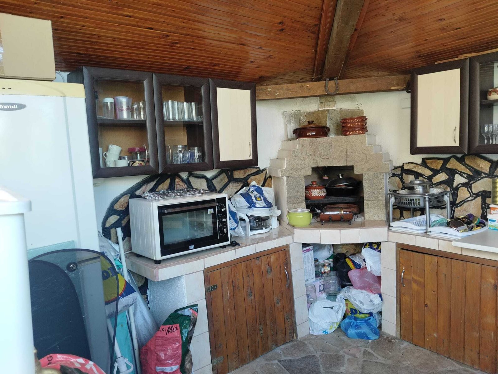 Bella casa con giardino e cucina estiva nella regione di Orizare, Burgas, Bulgaria.