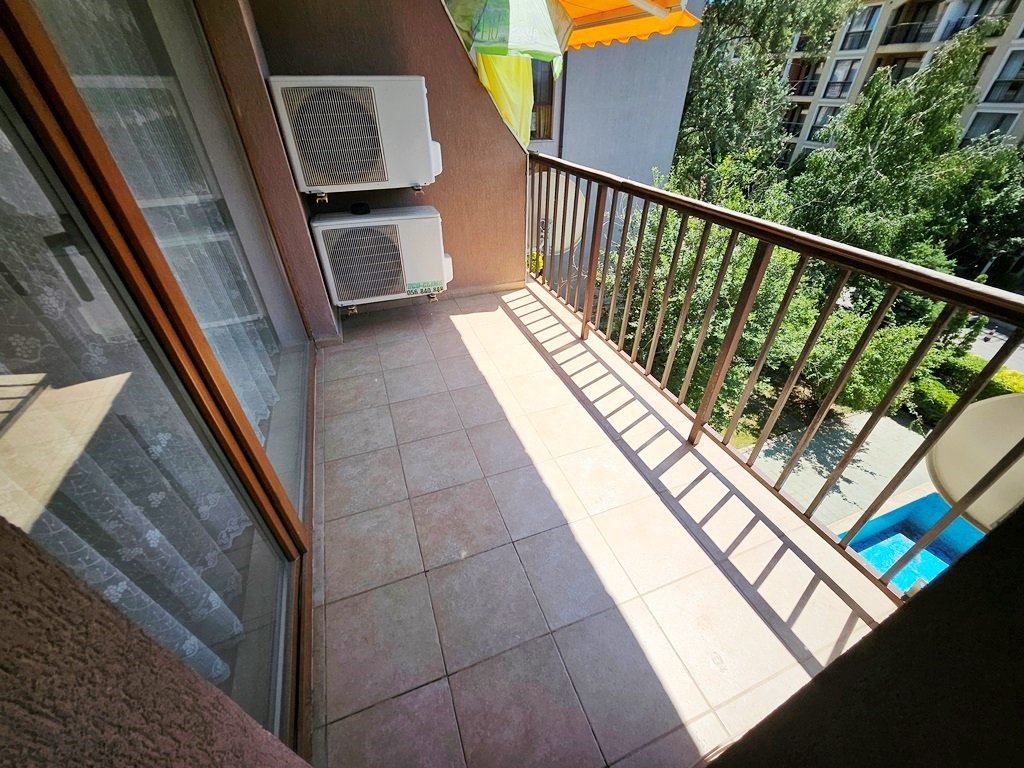 Grande appartamento con 2 camere da letto con vista piscina a Sunny View North – luminoso, spazioso e pronto all'uso