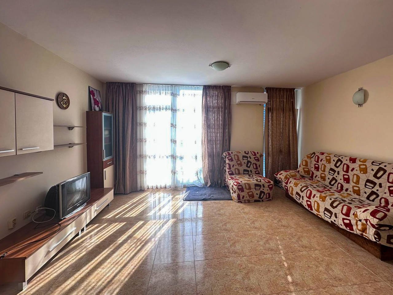 Ein-Zimmer-Apartment in Elit 4