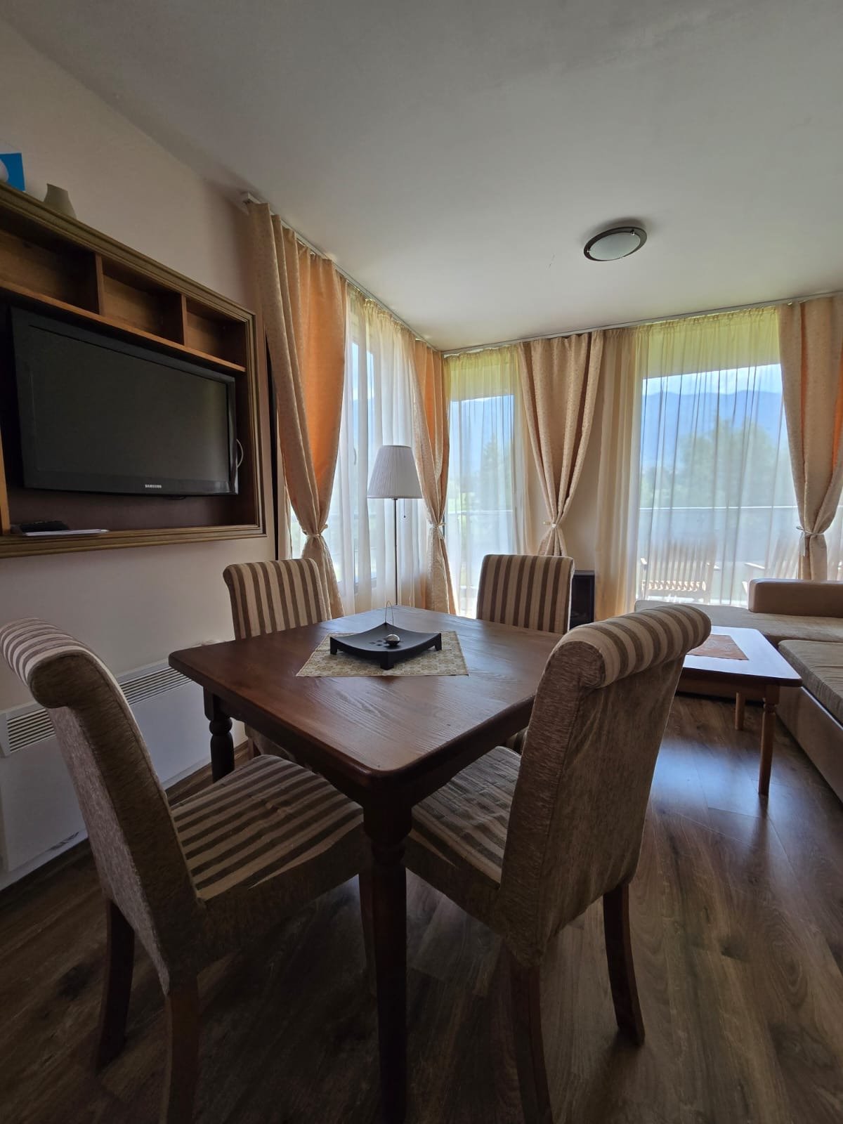 Geräumiges Dreizimmerapartment mit Bergblick im Luxuskomplex Cornelia Boutique & SPA, Bansko
