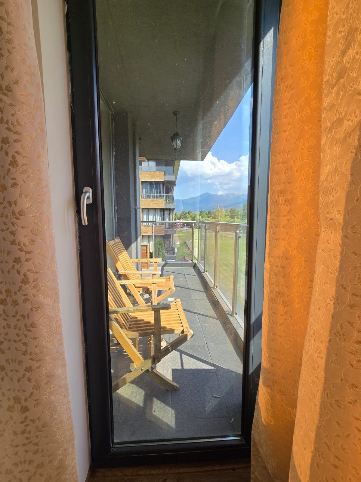 Geräumiges Dreizimmerapartment mit Bergblick im Luxuskomplex Cornelia Boutique & SPA, Bansko