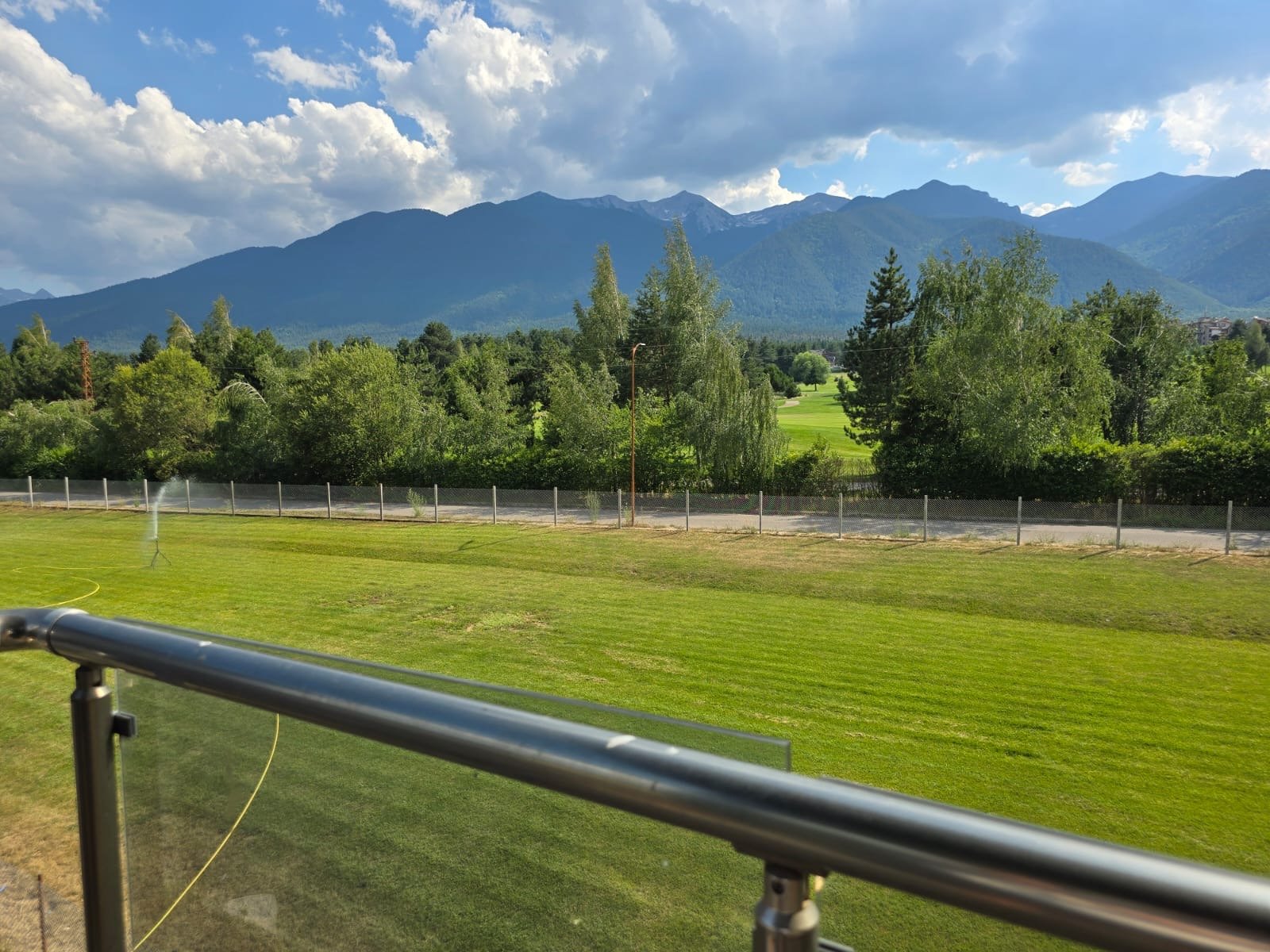 Geräumiges Dreizimmerapartment mit Bergblick im Luxuskomplex Cornelia Boutique & SPA, Bansko