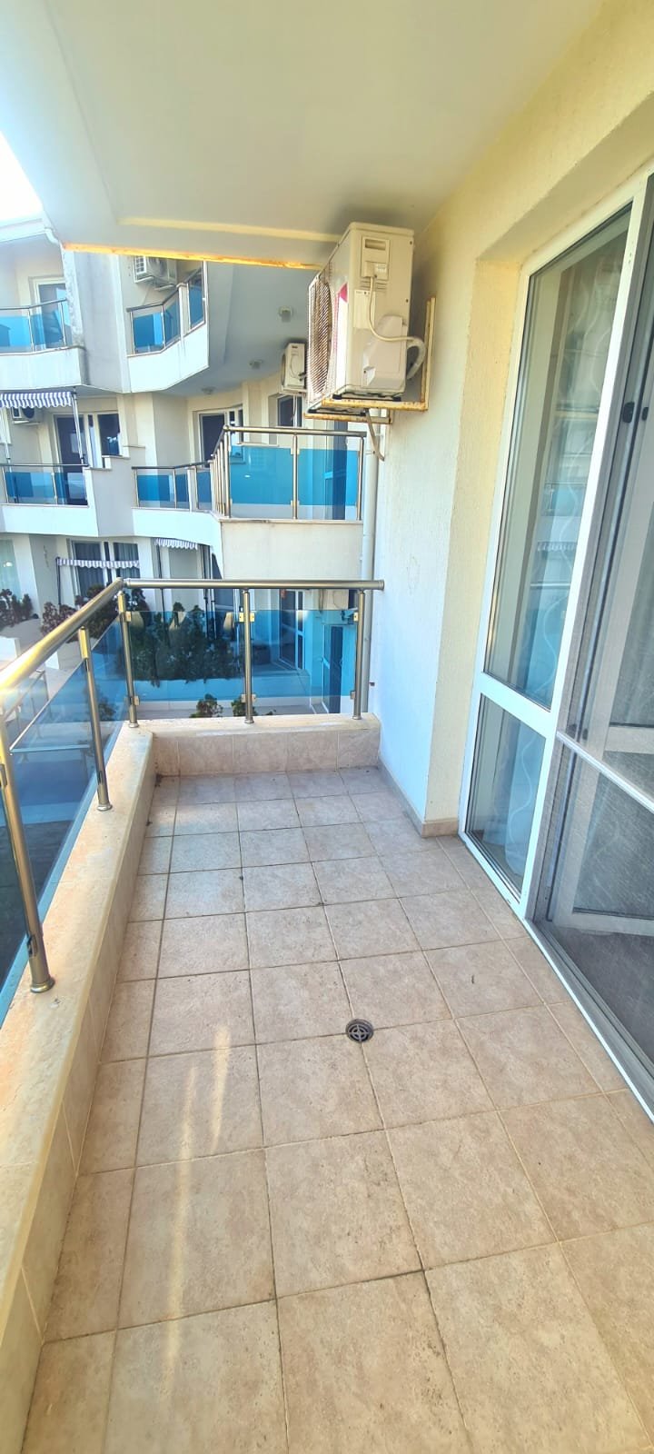 Ein-Zimmer-Apartment direkt am Strand, Garten mit Meerblick