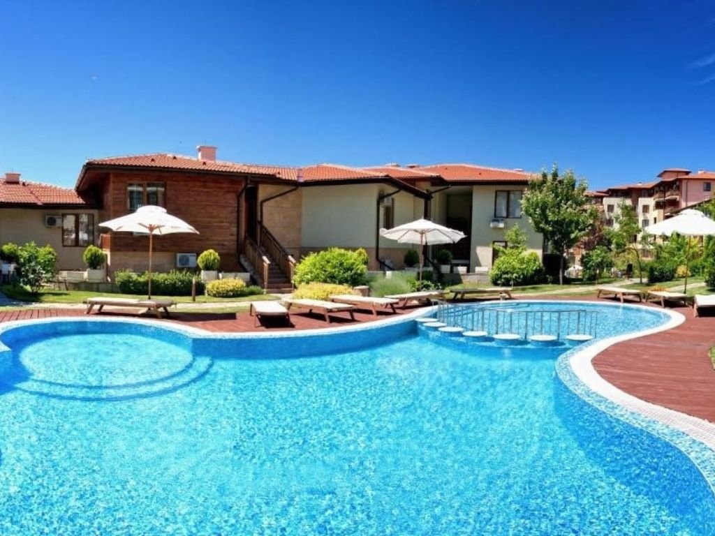 Möbliertes Ein-Zimmer-Apartment in erster Reihe im prestigeträchtigen Wohnkomplex Paradise Garden in Sveti Vlas.