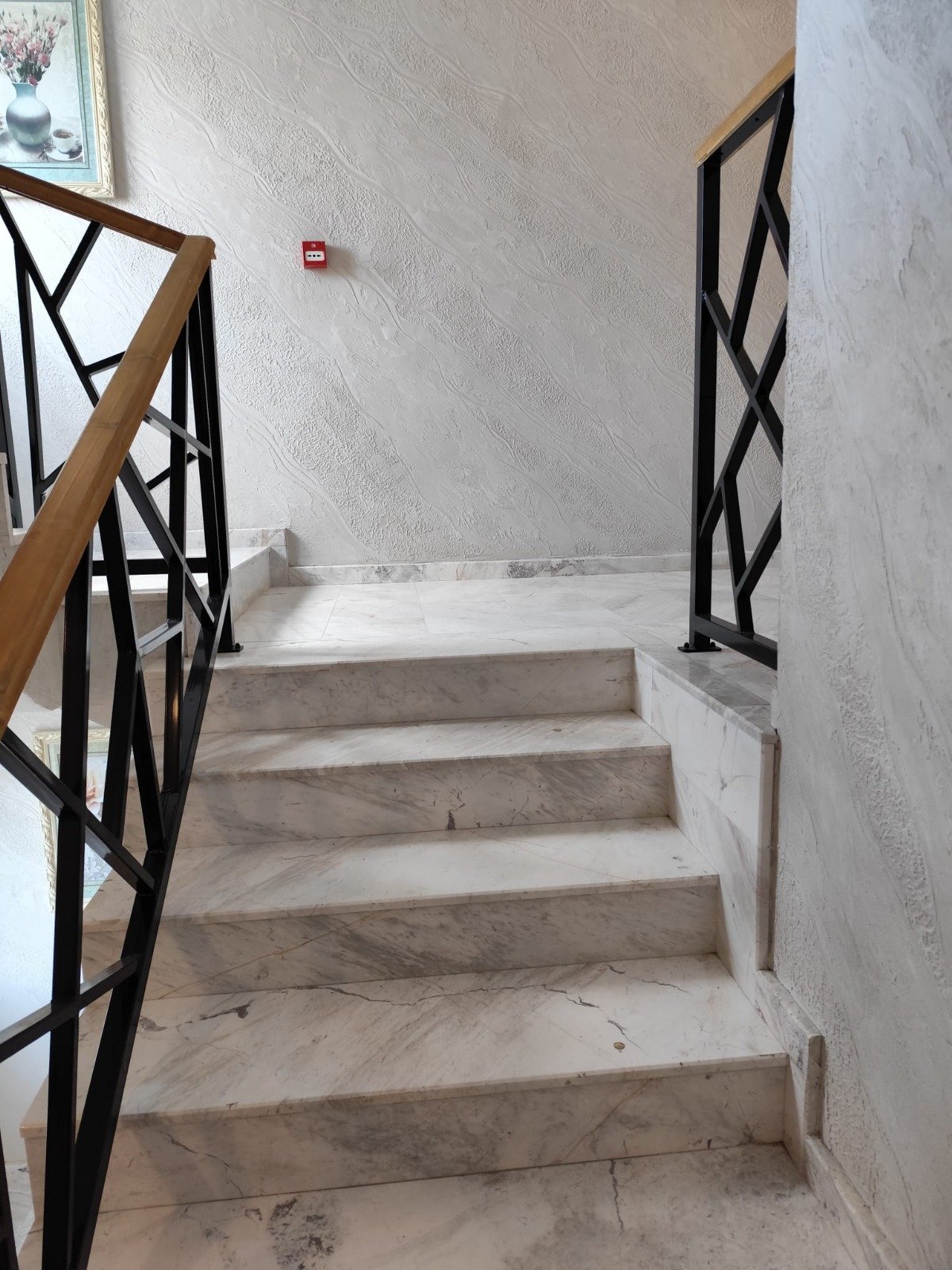 Eine Zwei-Zimmer-Wohnung im Magnolia 6-Komplex steht zum Verkauf – Luxus, Komfort und hervorragende Lage!