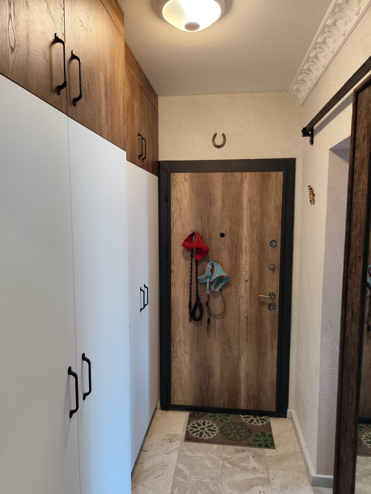 Eine Zwei-Zimmer-Wohnung im Magnolia 6-Komplex steht zum Verkauf – Luxus, Komfort und hervorragende Lage!
