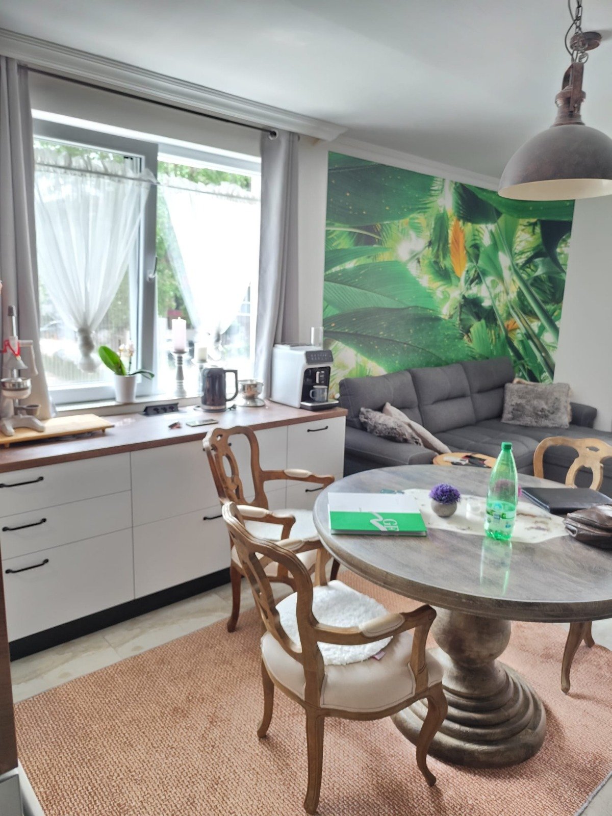 Eine Zwei-Zimmer-Wohnung im Magnolia 6-Komplex steht zum Verkauf – Luxus, Komfort und hervorragende Lage!
