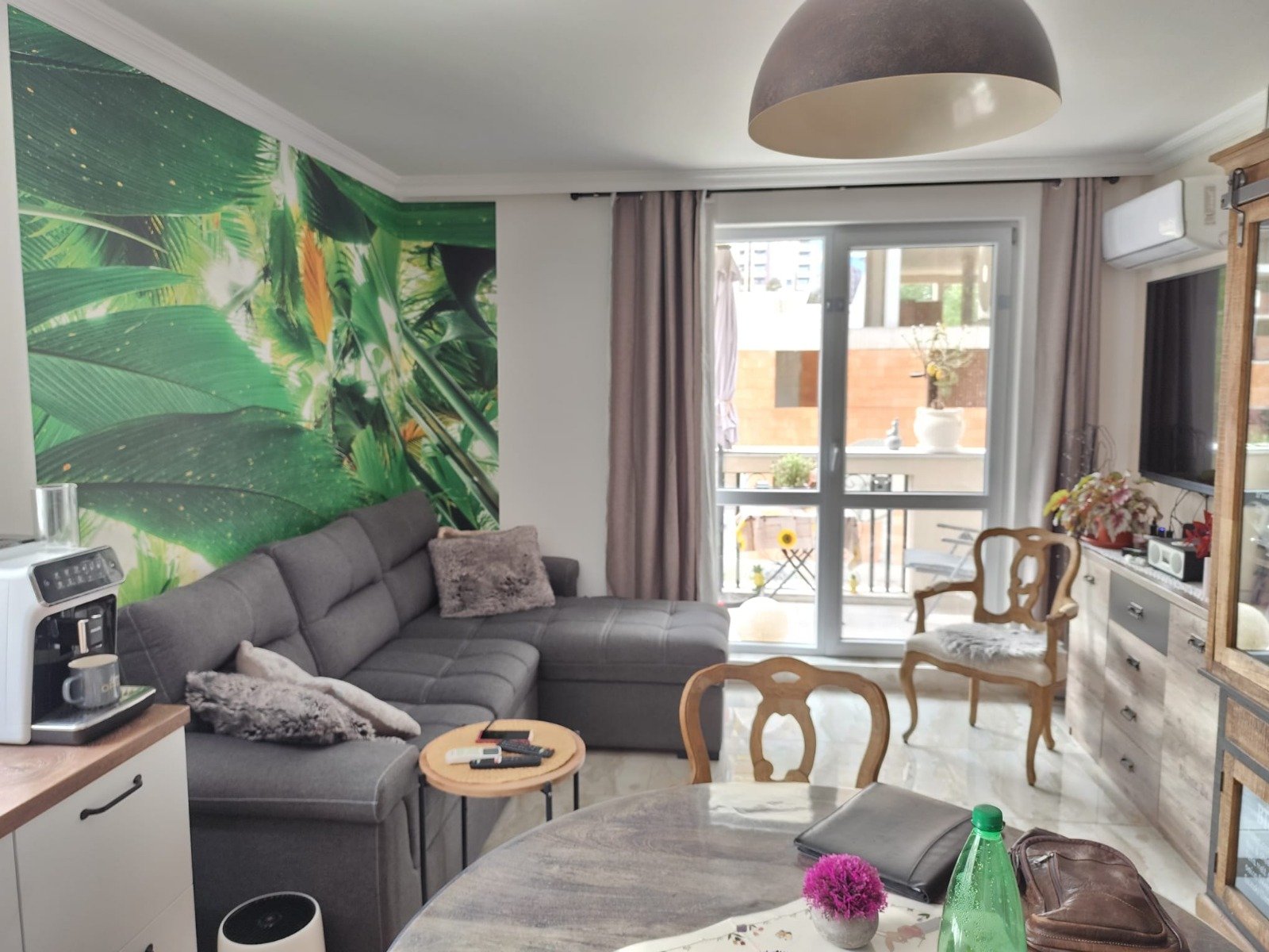Eine Zwei-Zimmer-Wohnung im Magnolia 6-Komplex steht zum Verkauf – Luxus, Komfort und hervorragende Lage!