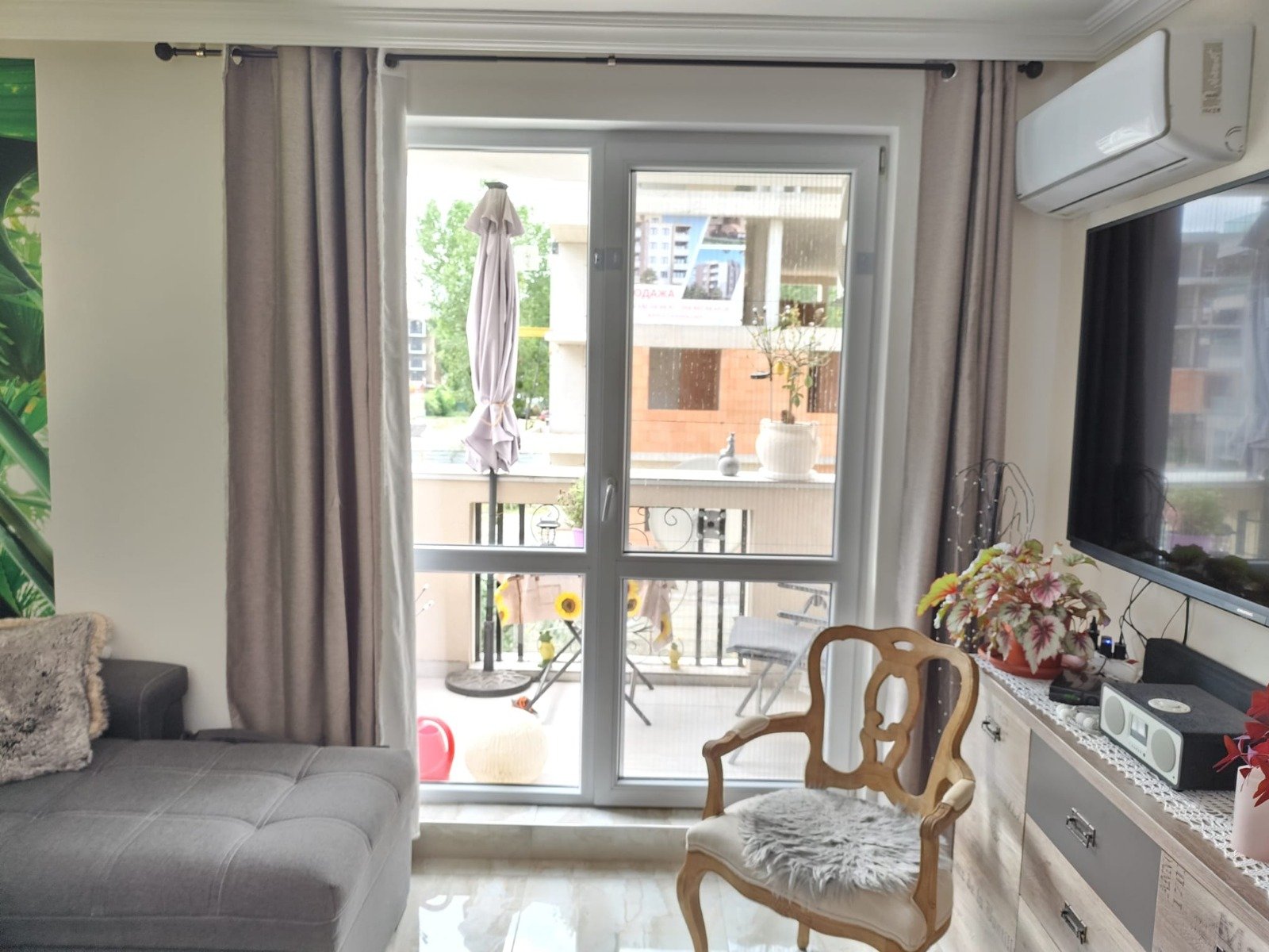 Eine Zwei-Zimmer-Wohnung im Magnolia 6-Komplex steht zum Verkauf – Luxus, Komfort und hervorragende Lage!