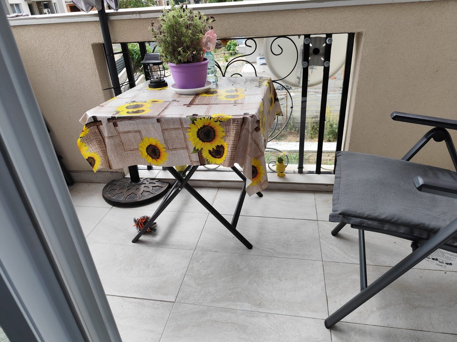 Eine Zwei-Zimmer-Wohnung im Magnolia 6-Komplex steht zum Verkauf – Luxus, Komfort und hervorragende Lage!