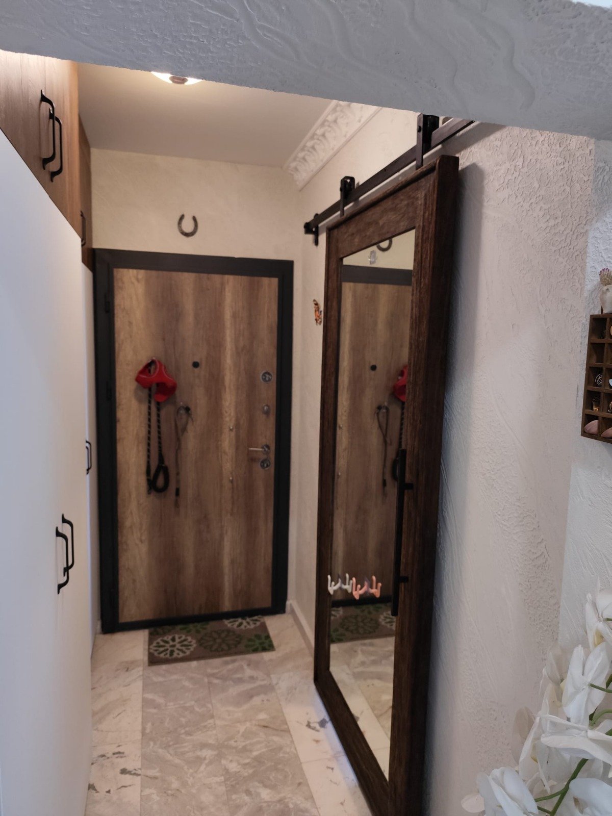 Eine Zwei-Zimmer-Wohnung im Magnolia 6-Komplex steht zum Verkauf – Luxus, Komfort und hervorragende Lage!