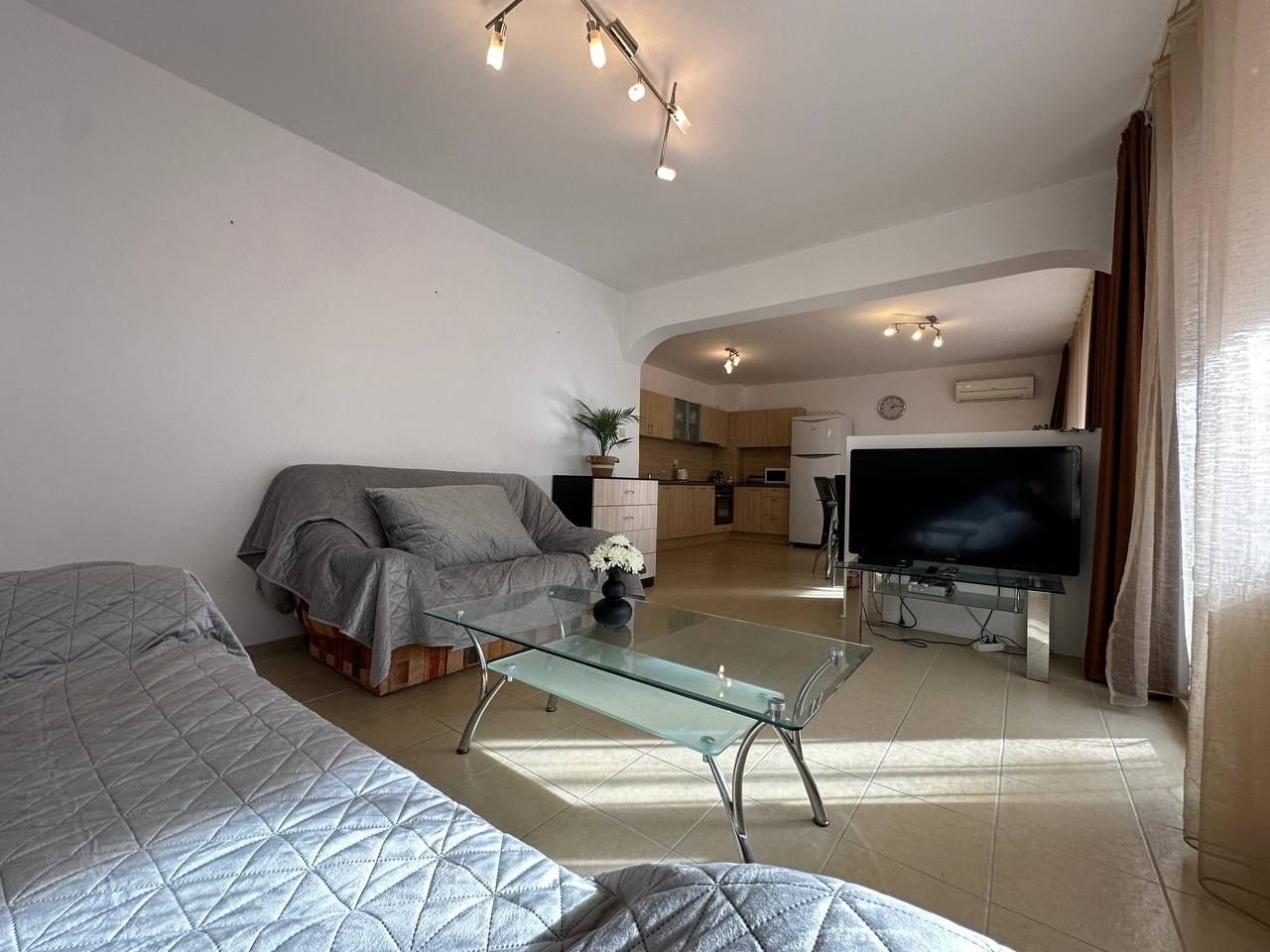 Appartamento con 2 camere vicino al mare, centro città, Pomorie, Bulgaria