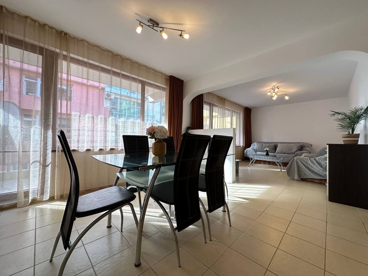 Appartamento con 2 camere vicino al mare, centro città, Pomorie, Bulgaria