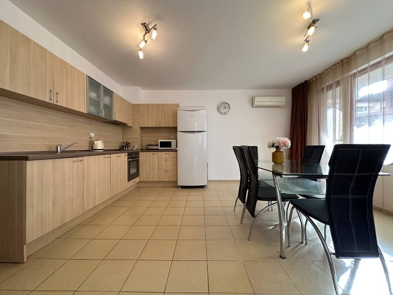 Appartamento con 2 camere vicino al mare, centro città, Pomorie, Bulgaria