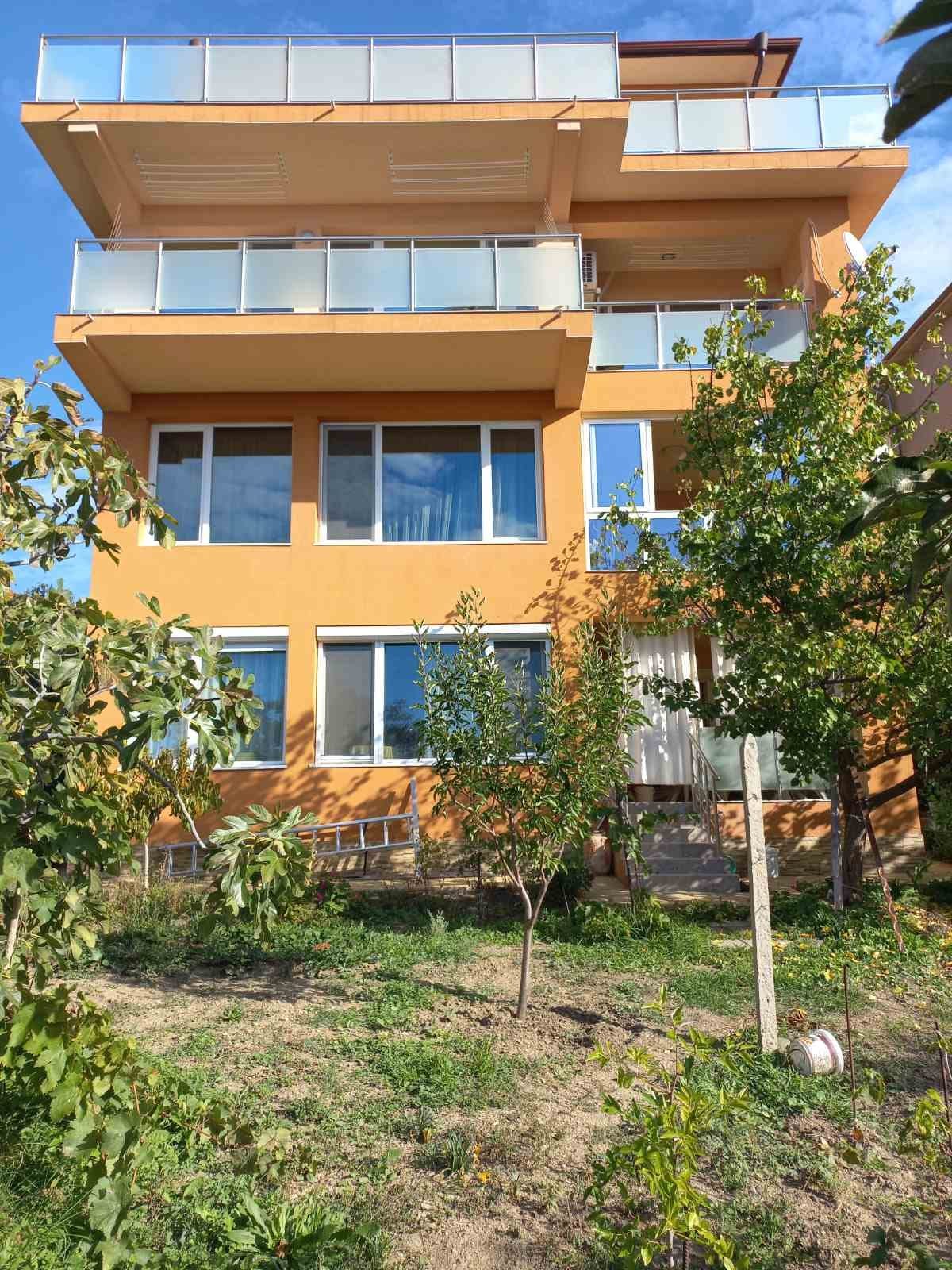 Geräumige Mehrzimmerwohnung in Sveti Vlas mit 2 im Preis inbegriffenen Parkplätzen