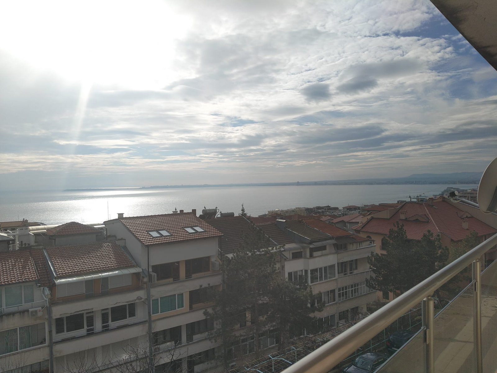 Großes Mehrfamilienhaus in Sveti Vlas mit Panoramablick auf das Meer