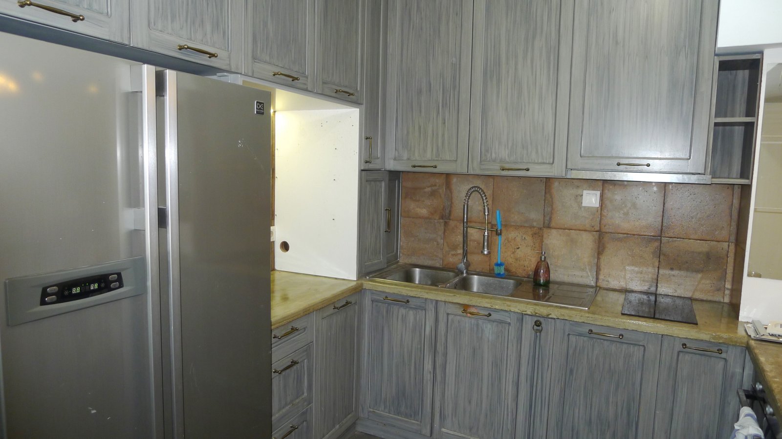 Sofia, Zentrum, Russischer Denkmalplatz

Ich biete eine Dreizimmerwohnung in exzellenter Lage zum Verkauf an. Die Wohnung besteht aus einem geräumigen