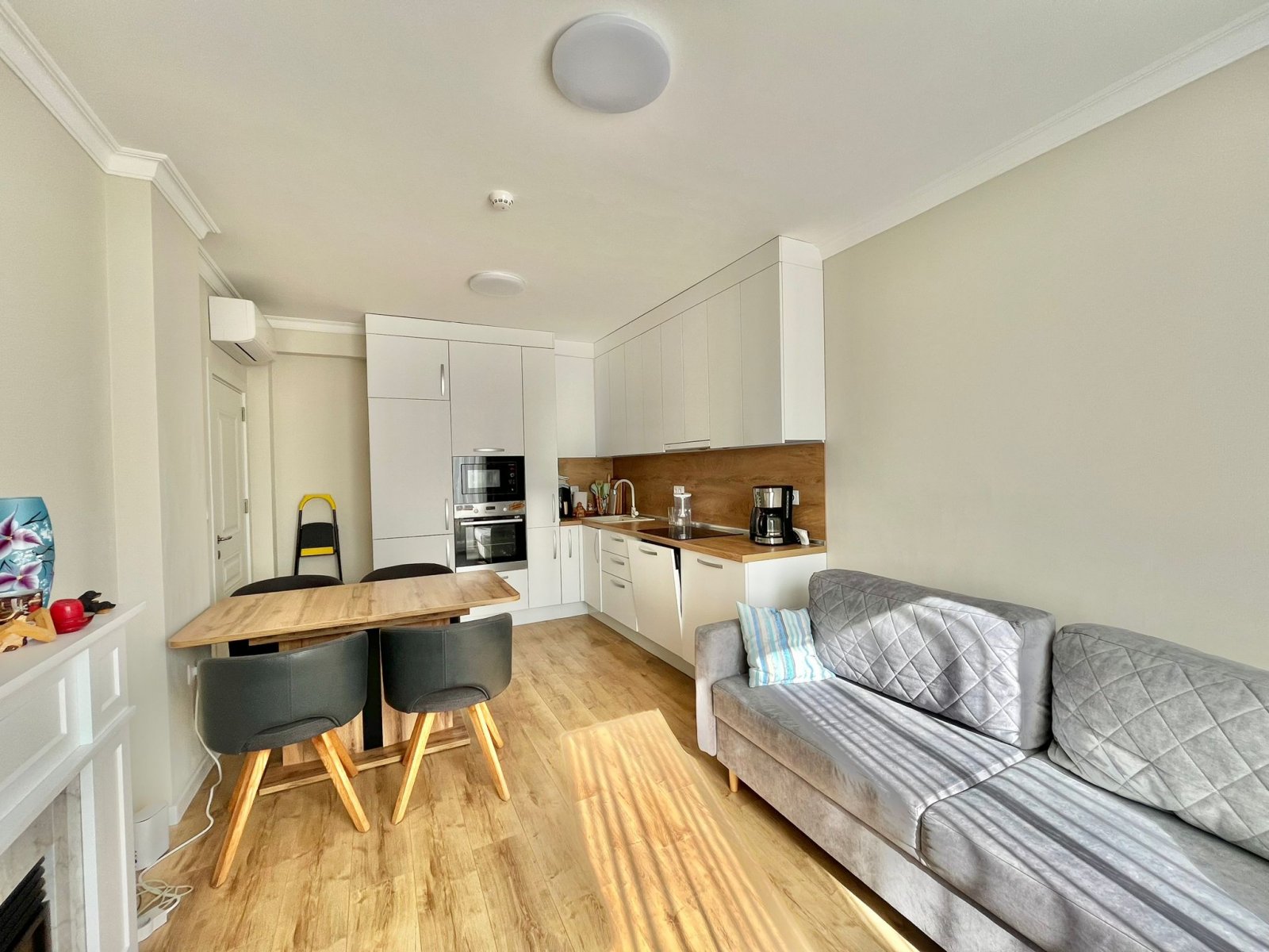 Luxuriöse Maisonette-Wohnung im Neubau in Ravda!