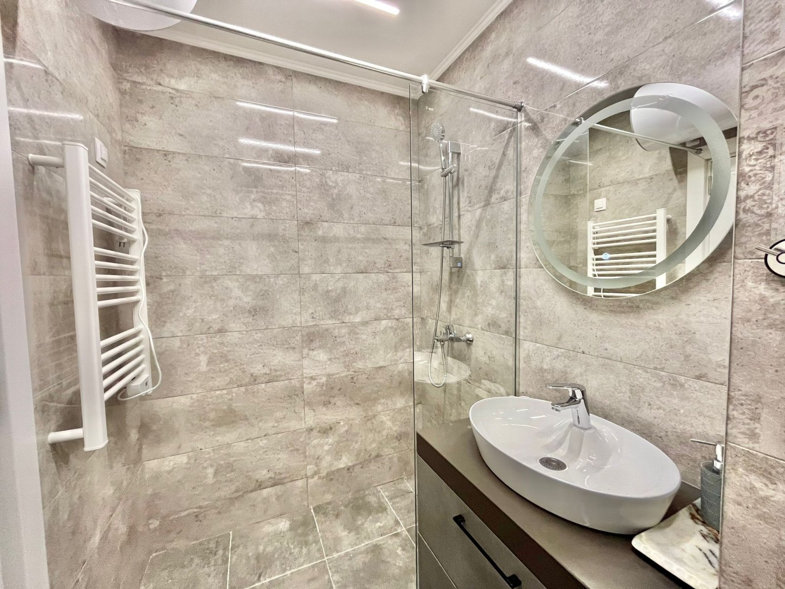 Luxuriöse Maisonette-Wohnung im Neubau in Ravda!