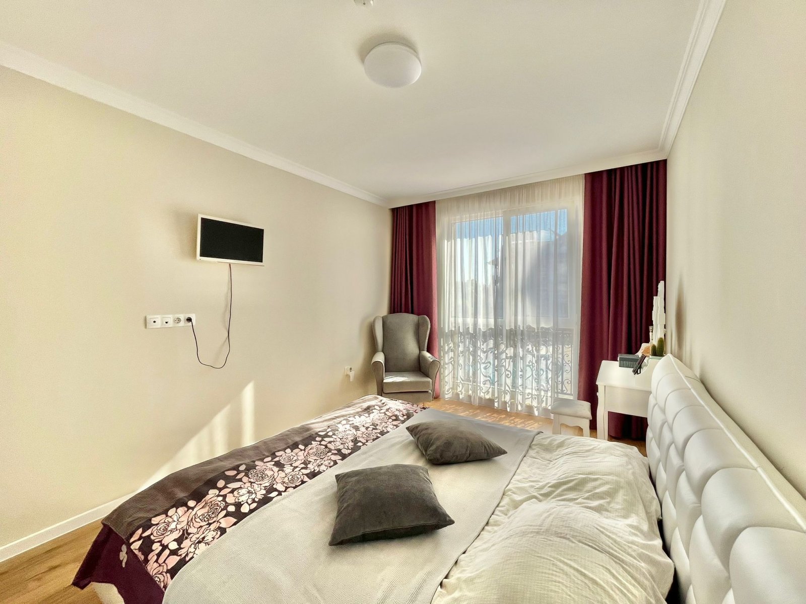 Luxuriöse Maisonette-Wohnung im Neubau in Ravda!