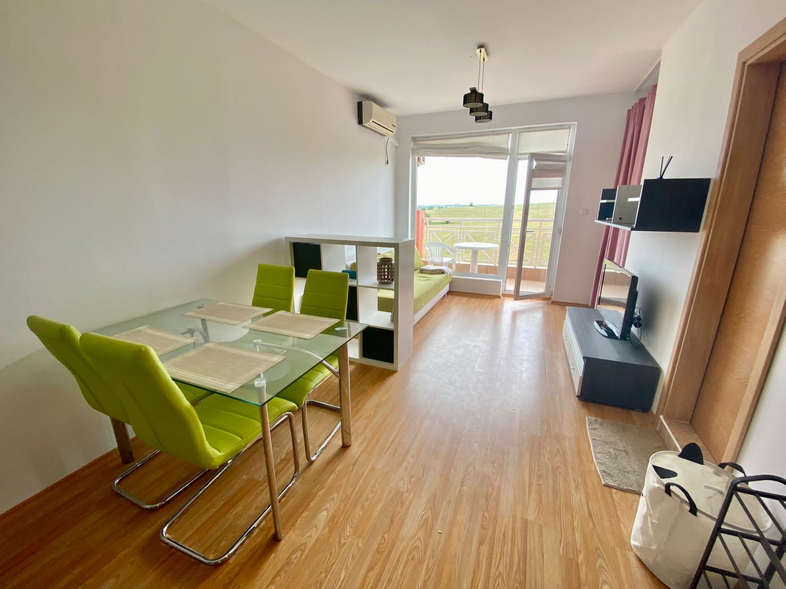 Schöne 2 Zimmer in einem reich ausgestatteten Komplex Sunny Day 6