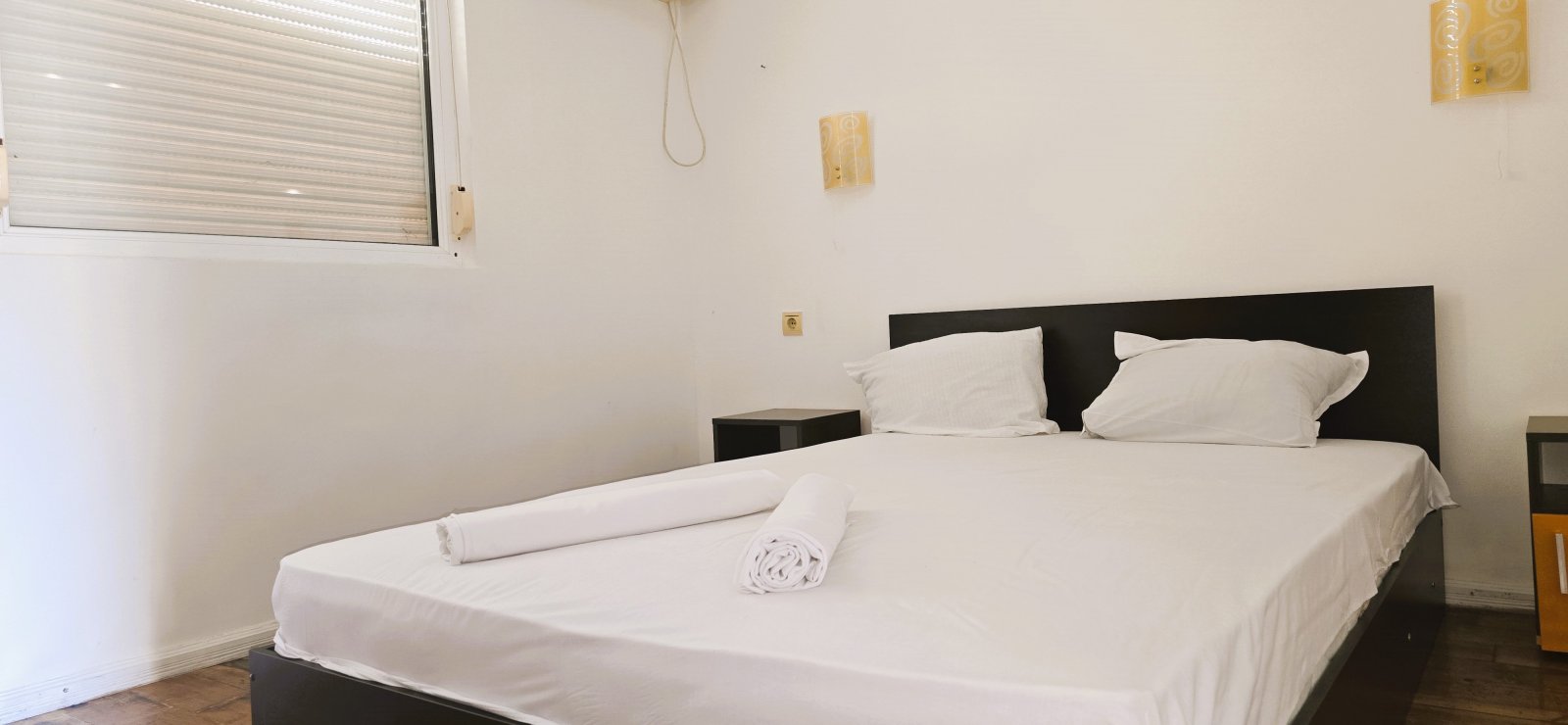 Schönes Familienhotel mit Restaurant im Zentrum von Ravda zu verkaufen
