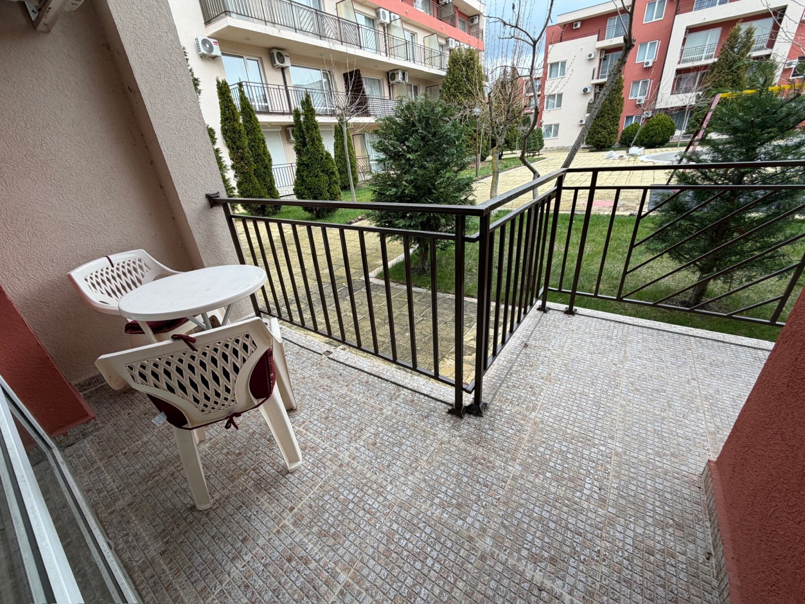 Appartamento con due camere e vista sulla piscina nel complesso Holiday Fort, Sunny Beach, Bulgaria