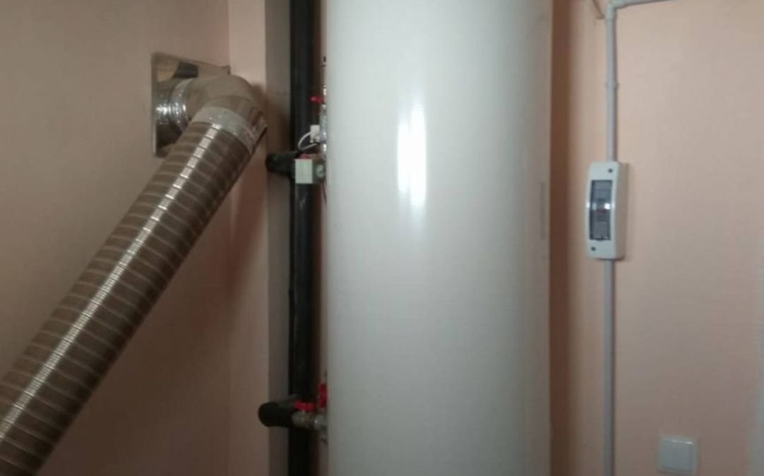 Casa spaziosa (370 m²) su un terreno con vigneti propri nel villaggio di Detelina, regione di Varna, Bulgaria, in vendita