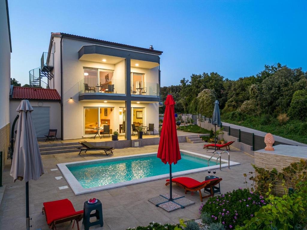 Luxuriöse Villa mit Aussicht und Swimmingpool in Strandnähe in einer natürlichen Oase – Pavićini, Duga Uvala, Istrien