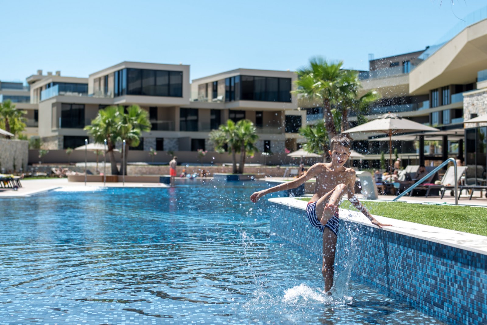 Luxuriöses Haus mit Aufzug am Meer in einem renommierten Ferienort in Umag Savudrija – Ihre private Oase in Istrien