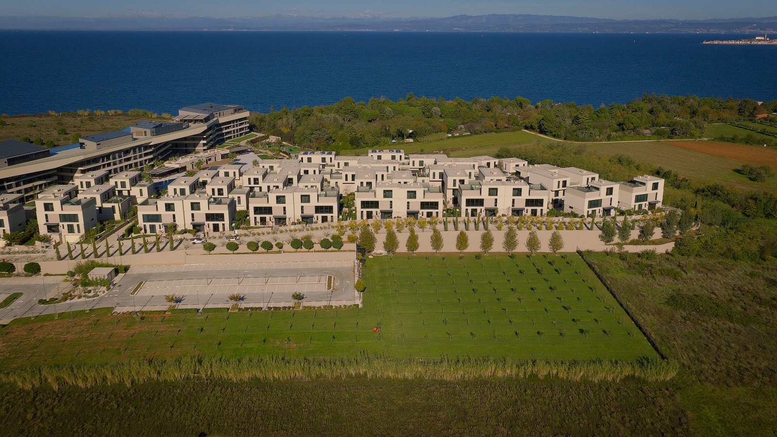 Luxuriöses Haus mit Aufzug am Meer in einem renommierten Ferienort in Umag Savudrija – Ihre private Oase in Istrien