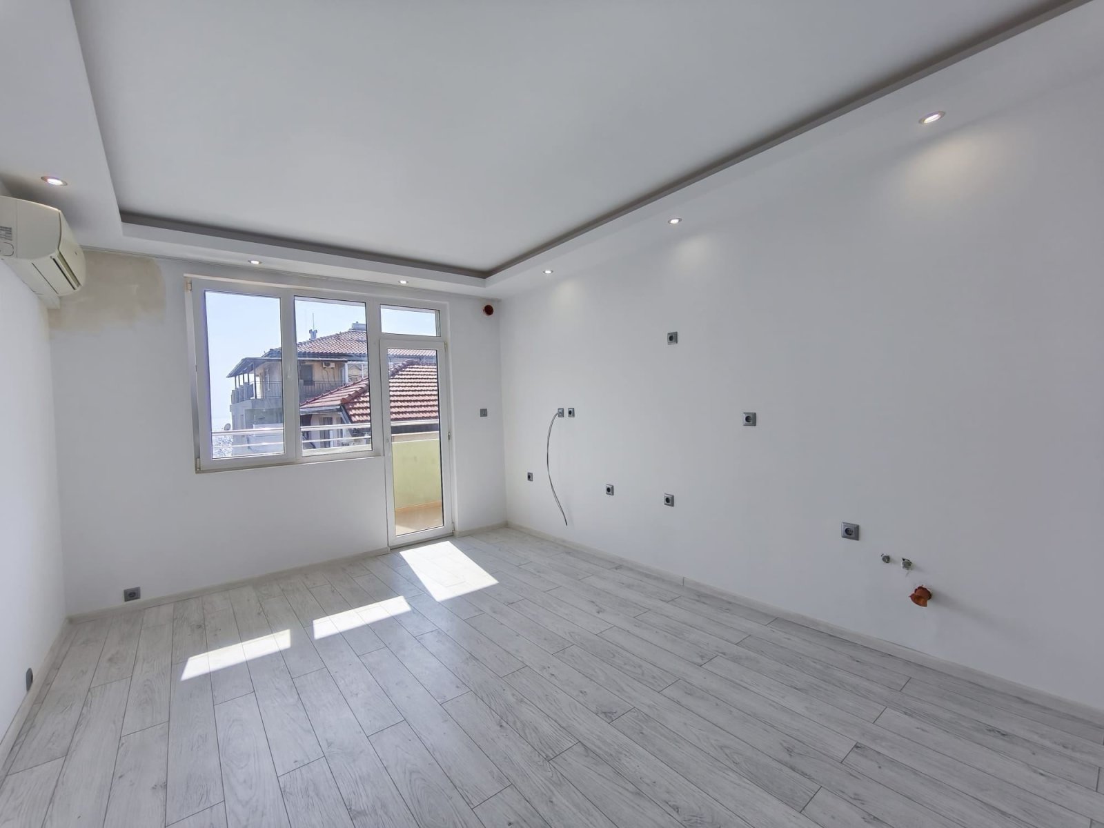Appartamento in un edificio residenziale a Pomorie, Bulgaria