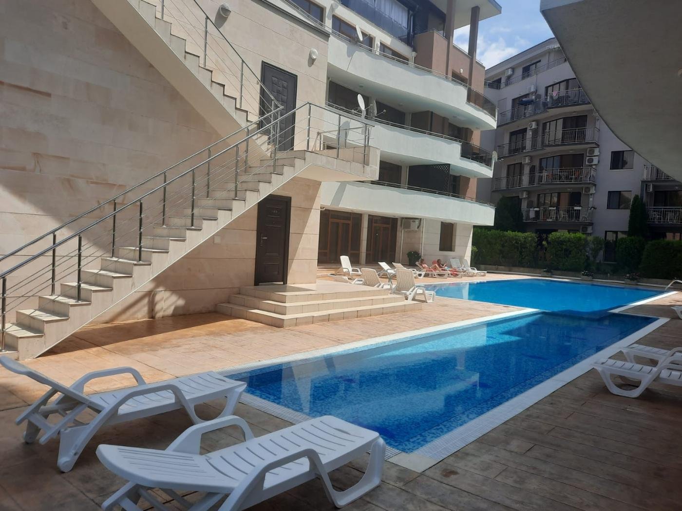 Ampio appartamento di 3 camere da letto di 75 m² nel complesso Eden, Sunny Beach