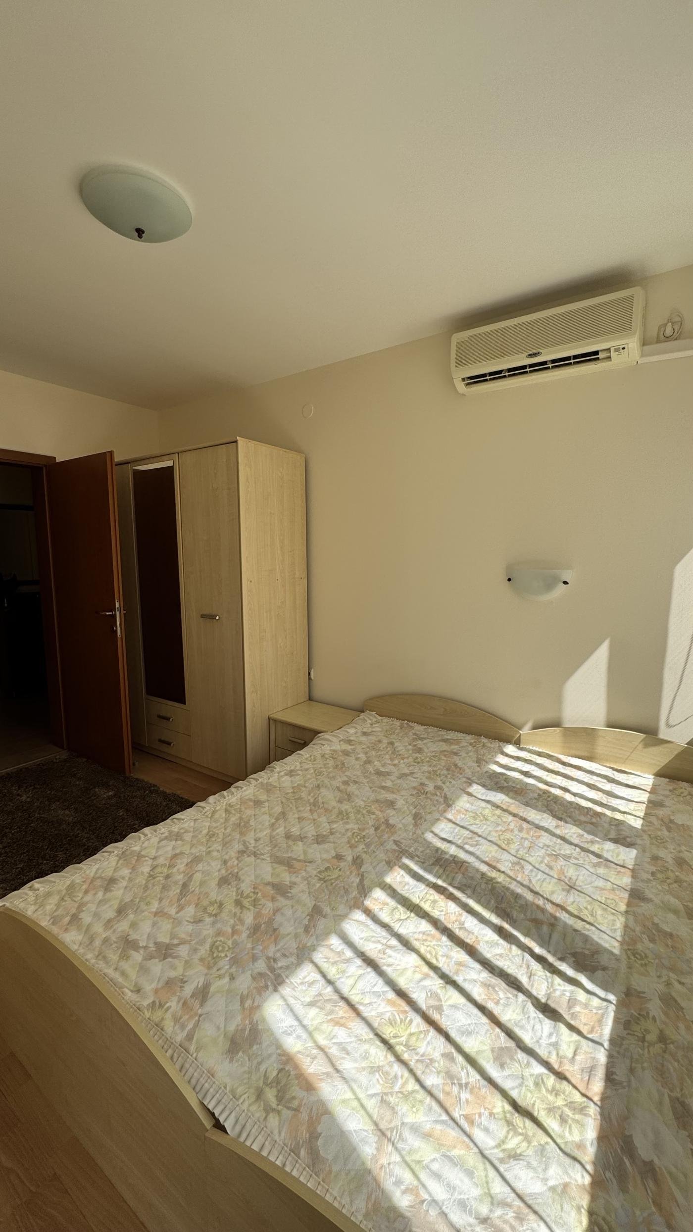 Appartamento arredato di 3 camere da letto di 72 m² nel Crown Fort Club, Sveti Vlas.