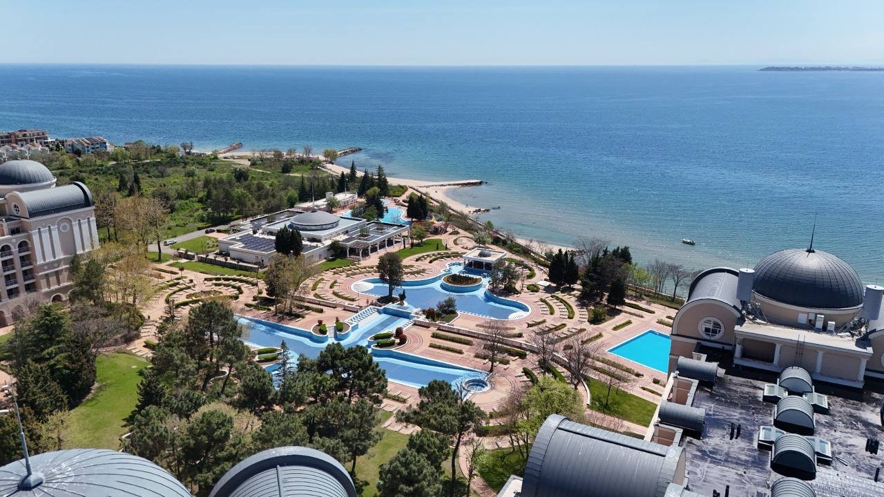 Appartamento con 2 camere da letto con vista sulla piscina nel complesso Vista del Mar, Sweti Wlas, Bulgaria