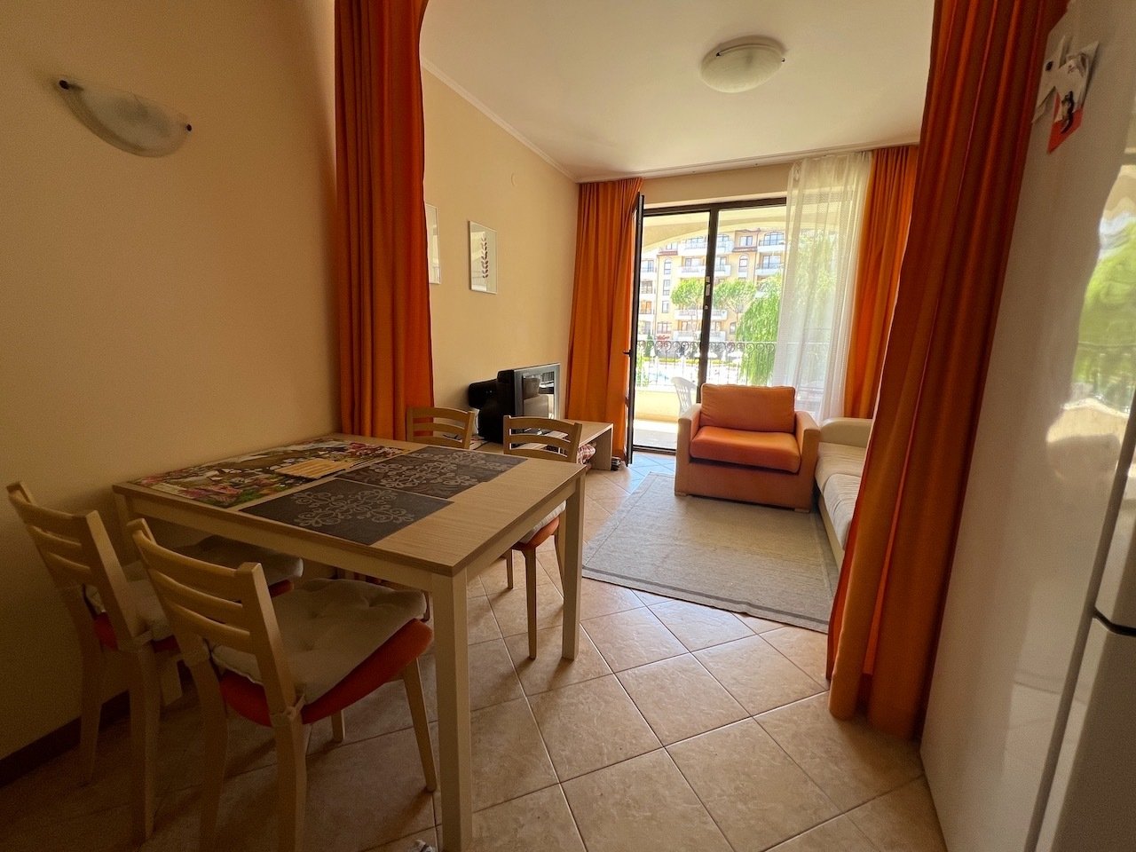 Appartamento con 2 camere e vista sulla piscina nel complesso Royal Sun, Sonnenstrand, Bulgaria