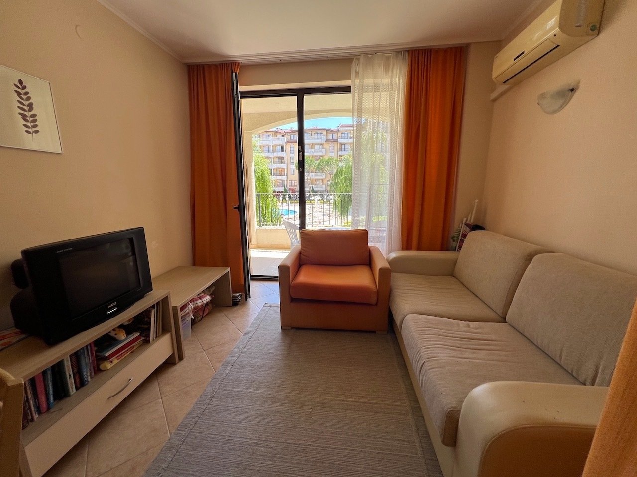 Appartamento con 2 camere e vista sulla piscina nel complesso Royal Sun, Sonnenstrand, Bulgaria
