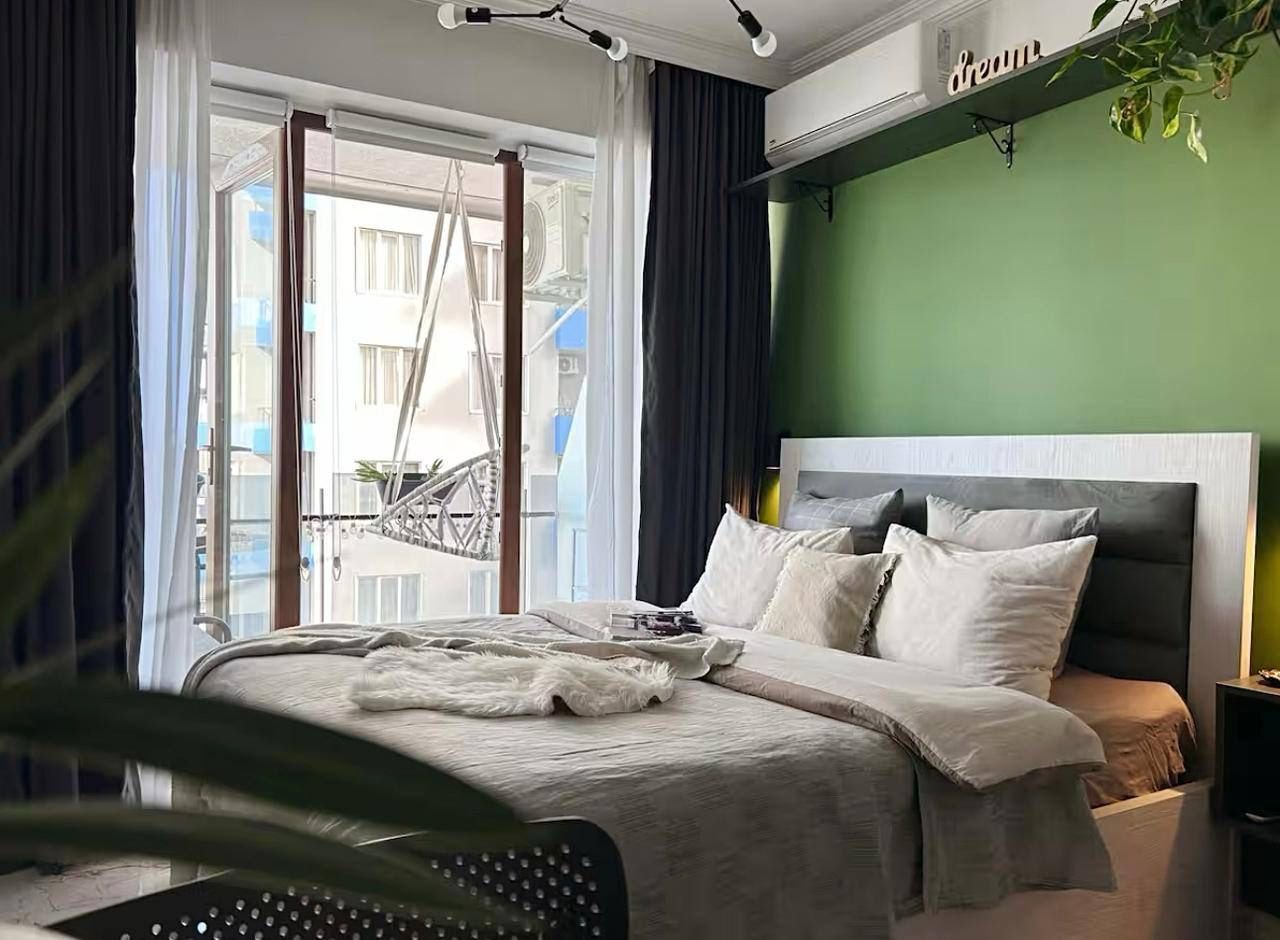 Accogliente studio di design con vista mare a Batumi, Georgia