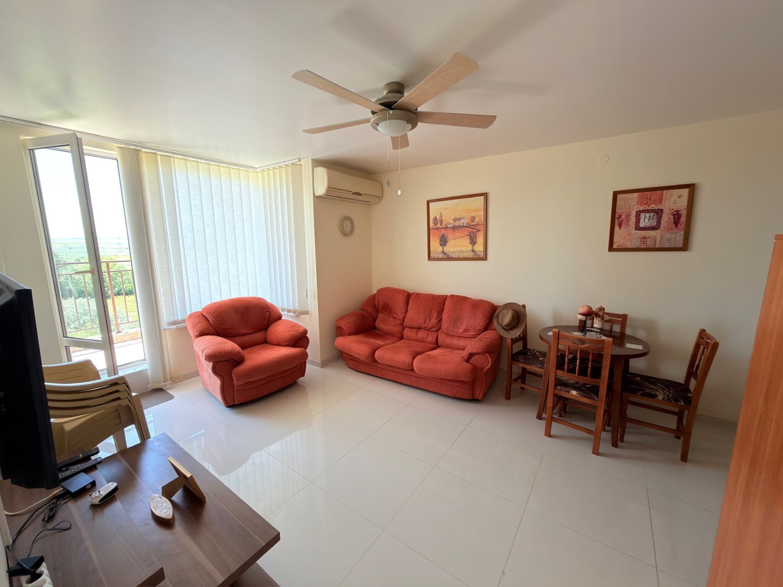 Appartamento con una camera da letto con vista sulla piscina e sulle montagne nel complesso Holiday Fort, Sunny Beach, Bulgaria
