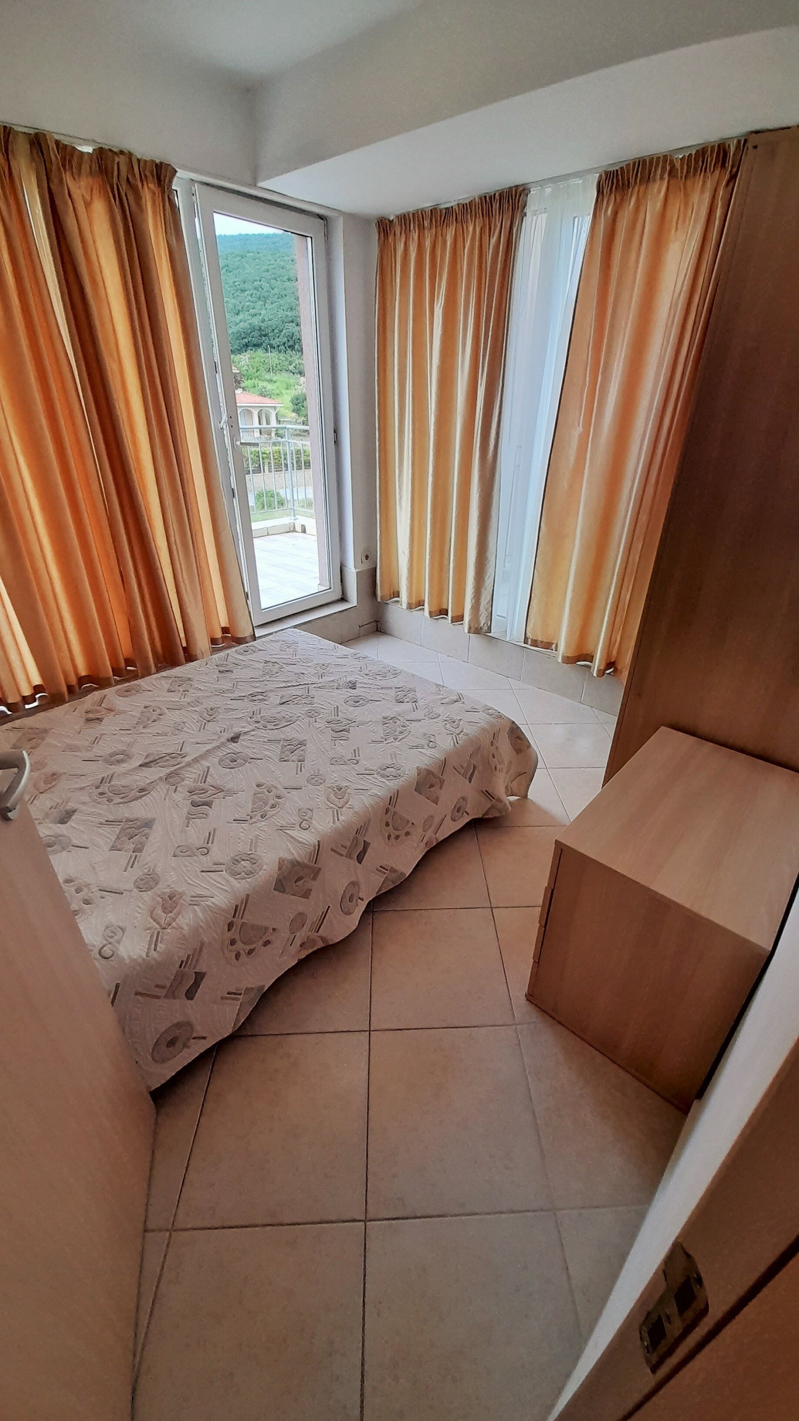 Ampio appartamento di 3 locali con grandi terrazze a Sunset Kosharitsa, Bulgaria