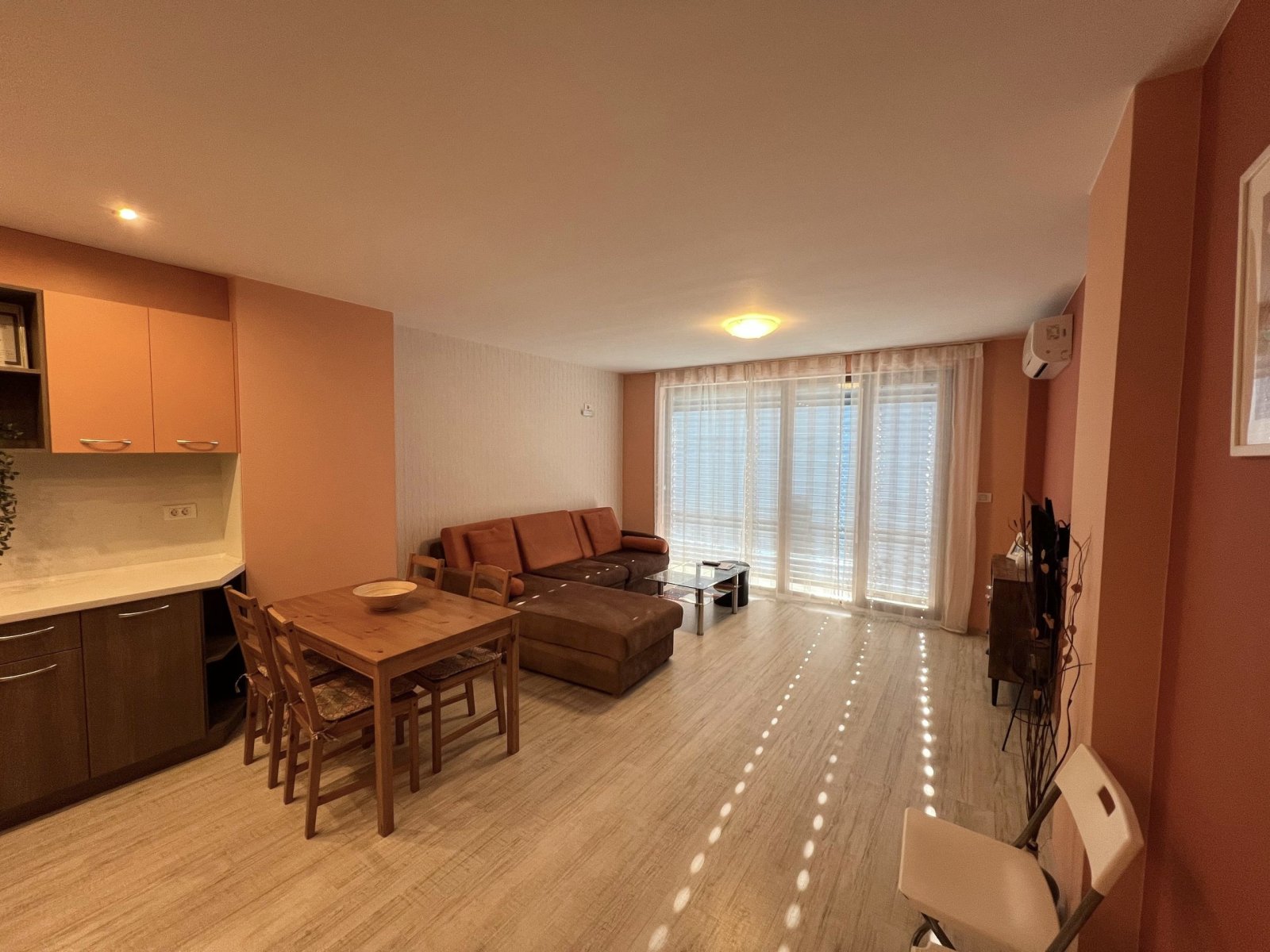 Appartamento 1+2 nel complesso Prostor, caffetteria, Bulgaria