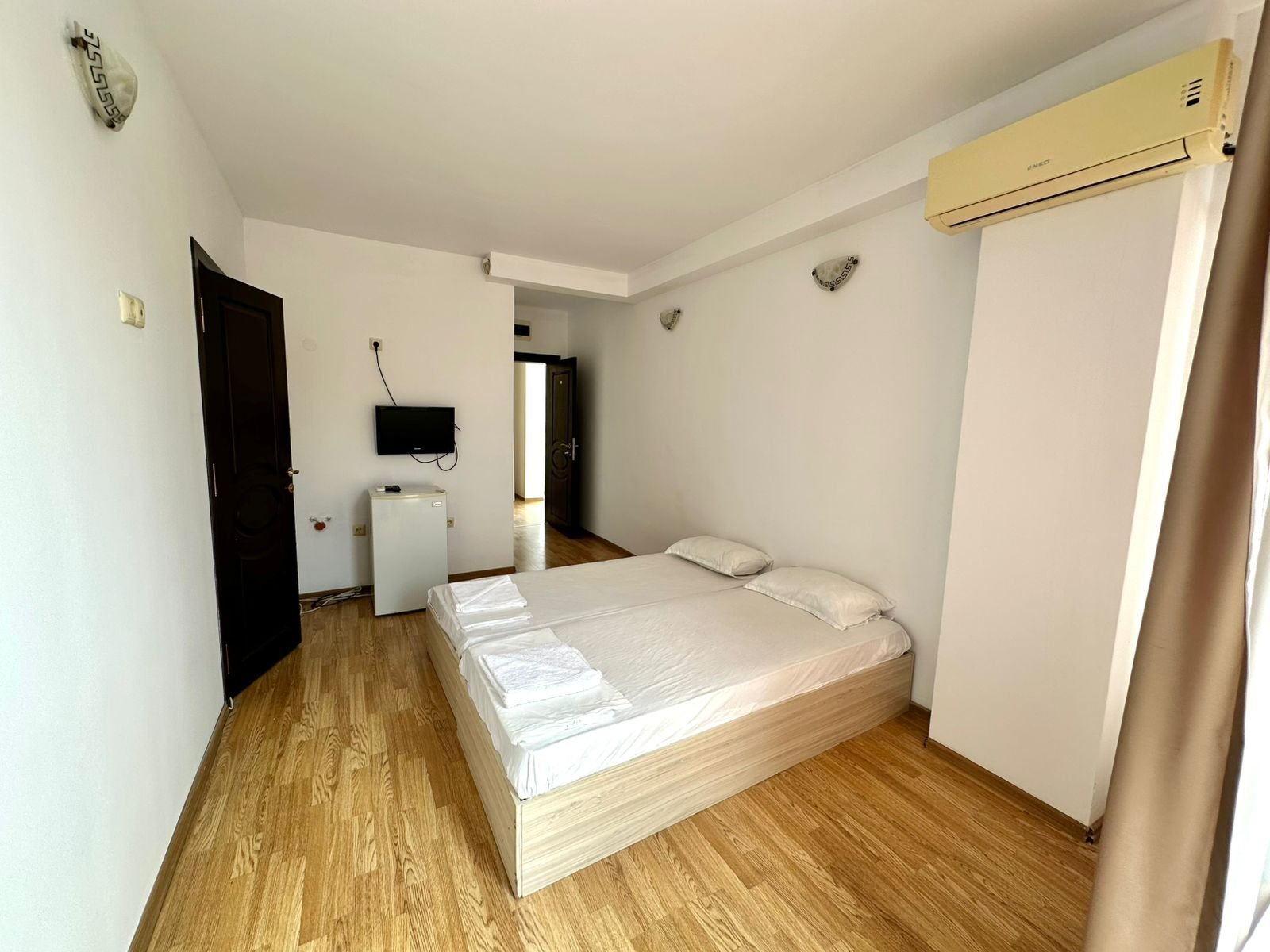 Appartamento con due camere e vista sulla piscina nel complesso residenziale Vanilla Garden a Sunny Beach, Bulgaria.