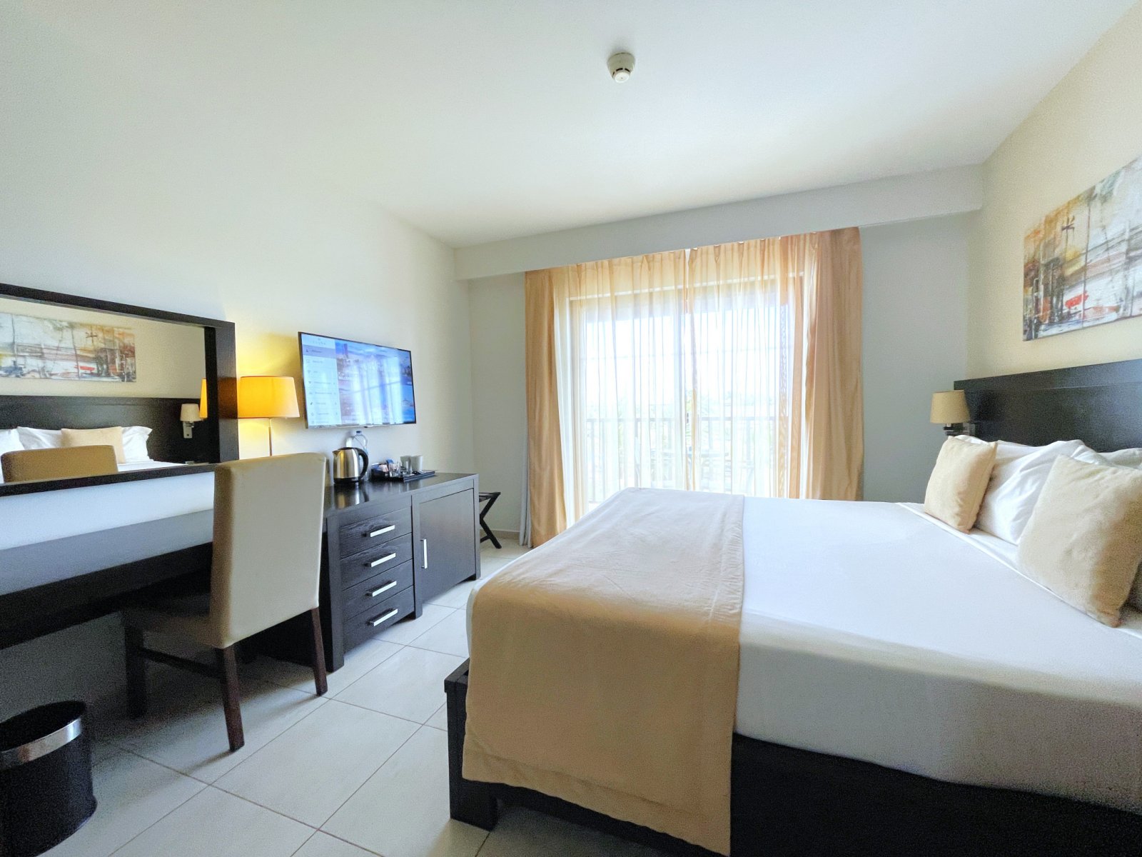 Garantierte Rendite, Ein-Zimmer-Apartment mit Blick auf die Pools im Melia Llana Beach Resort, Kap Verde