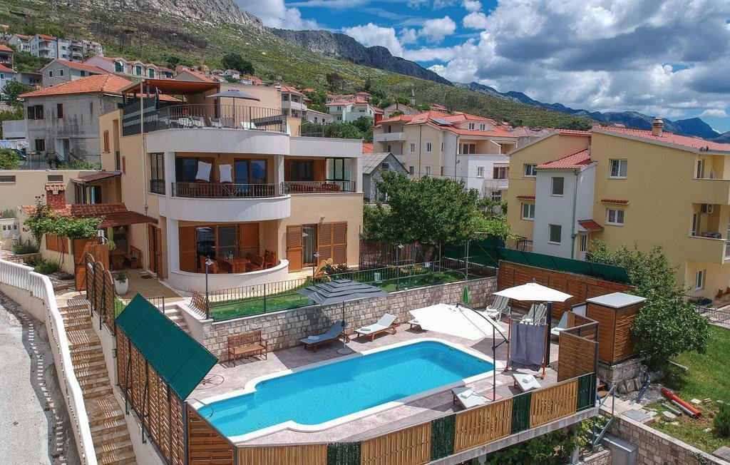 Luxusvilla mit Panoramablick aufs Meer in der Nähe von Split