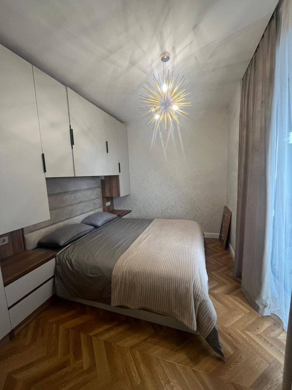 Elegante appartamento con 2 camere da letto al piano alto nel Calligraphy Towers, Batumi, Georgia – vista sulla montagna e sulla città
