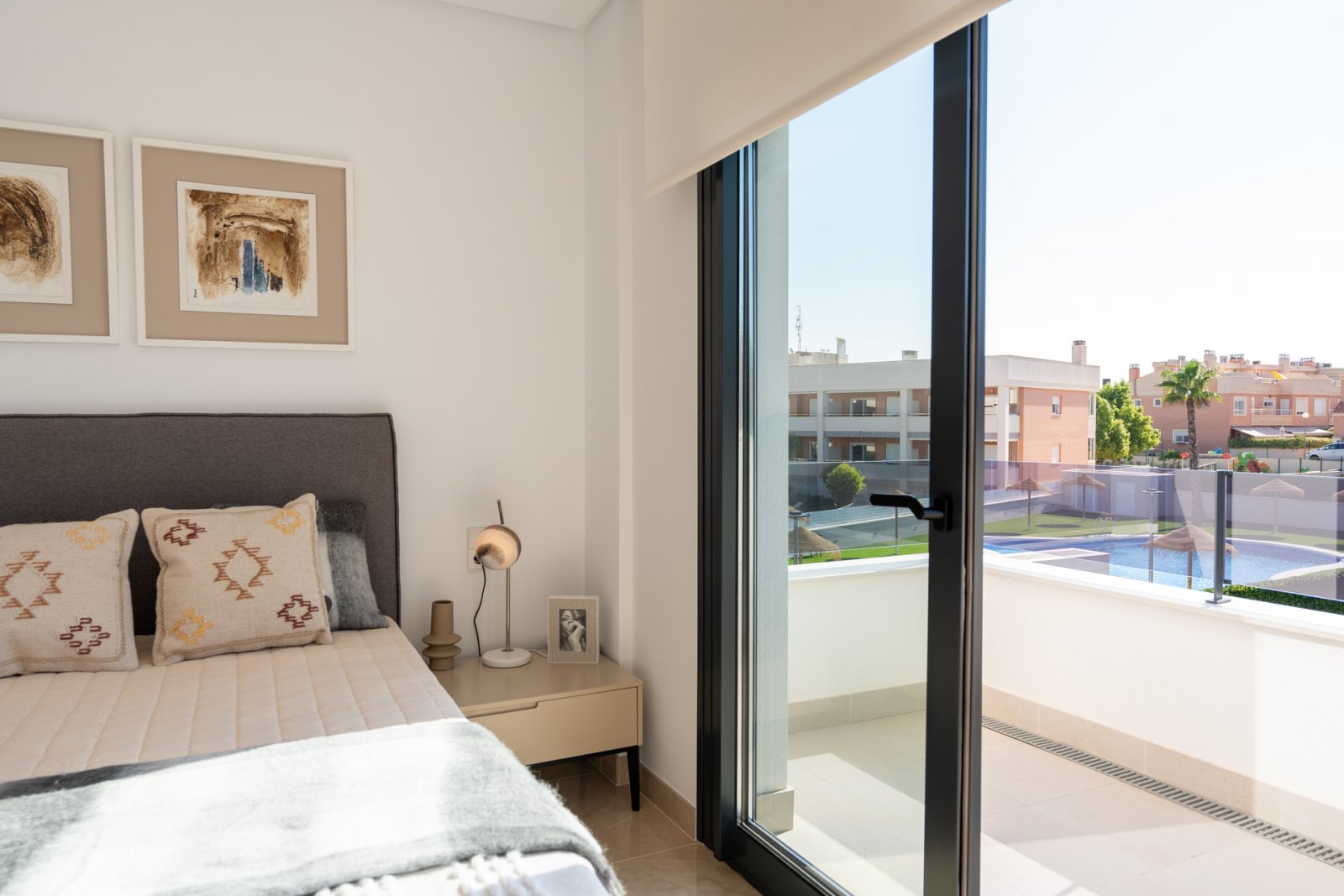 Moderne Stadthäuser am Meer, Garten und Pool, Elche