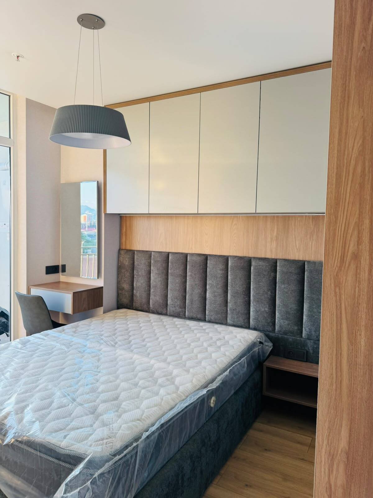 Batumi: Appartamento di 2 camere da letto appena ristrutturato a Batumi, Georgia – al piano alto, vista sullo stadio di rugby e ampio balcone 