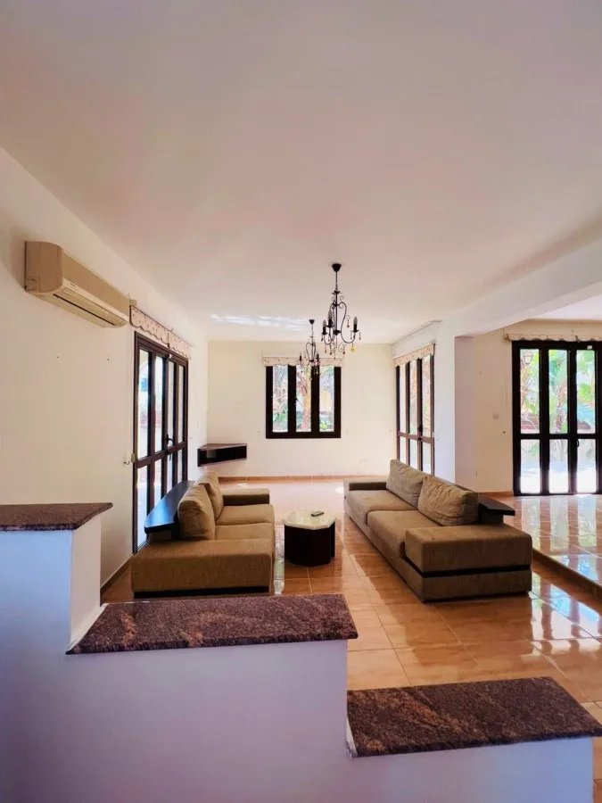 Freistehende Villa in Oroklini, Larnaca
